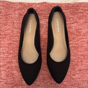 Gianni Bini Black Flats Sleek and Versatile